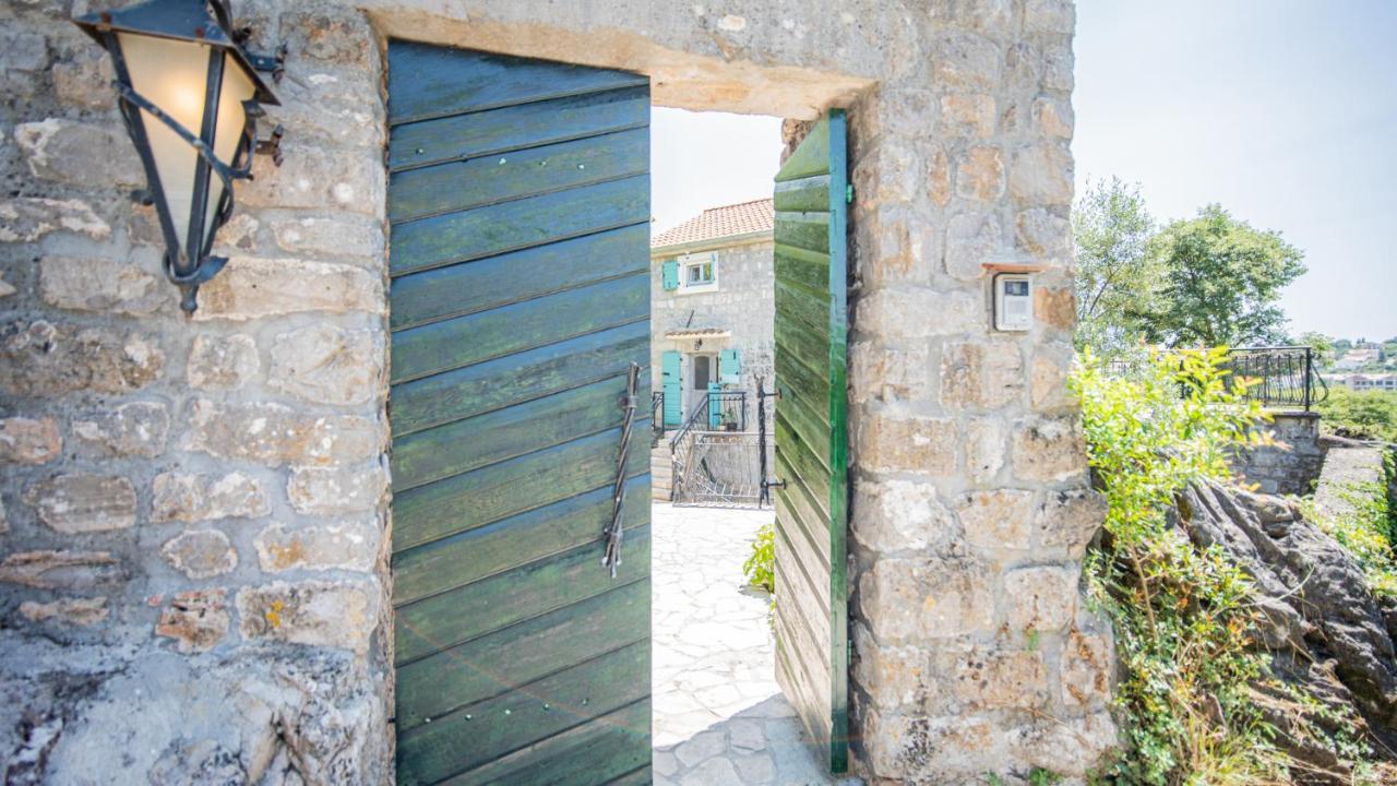 Villa Toscana With A Pool Τίβατ Εξωτερικό φωτογραφία