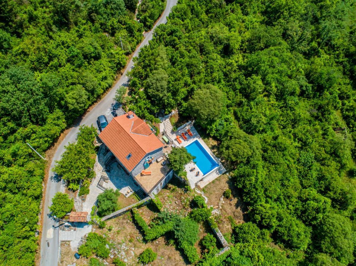 Villa Toscana With A Pool Τίβατ Εξωτερικό φωτογραφία