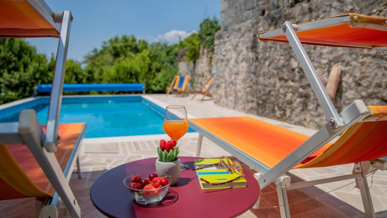 Villa Toscana With A Pool Τίβατ Εξωτερικό φωτογραφία